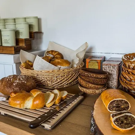 אורחן Romana סבונין